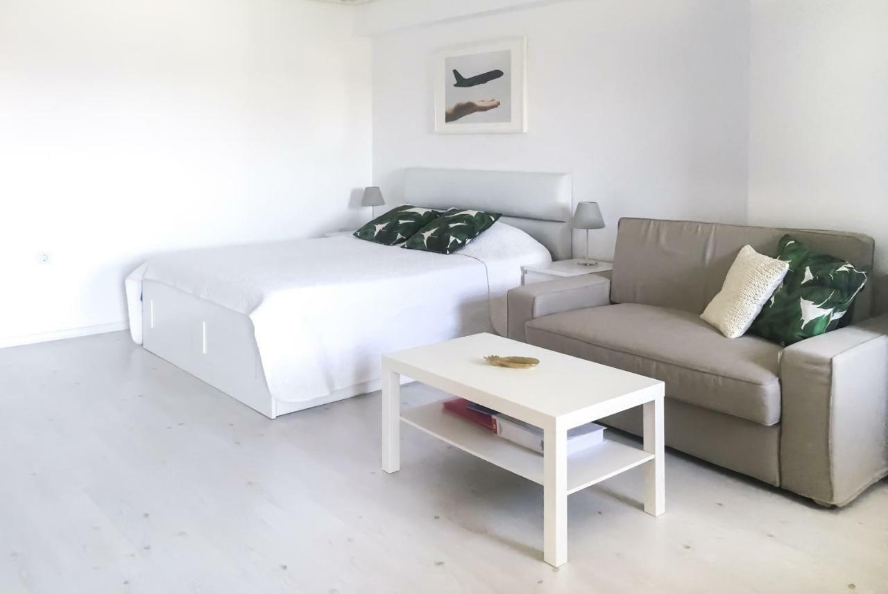 Airport Residence - Across From Otopeni Airport 외부 사진
