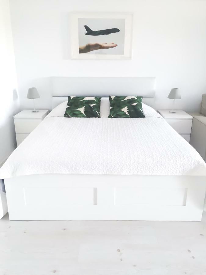 Airport Residence - Across From Otopeni Airport 외부 사진