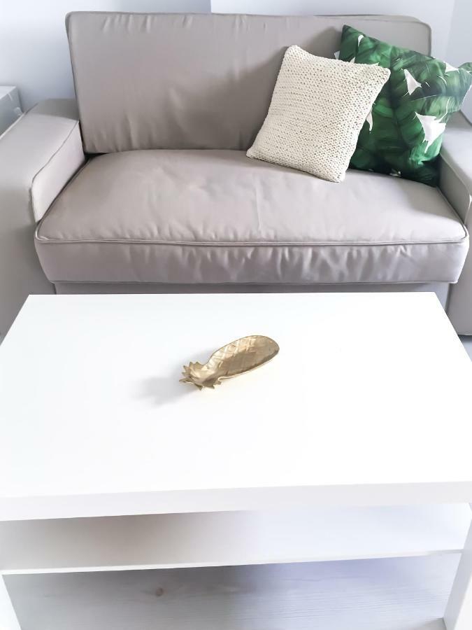 Airport Residence - Across From Otopeni Airport 외부 사진