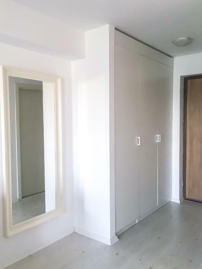 Airport Residence - Across From Otopeni Airport 외부 사진